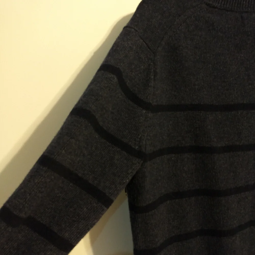 Blue-gray striped sweater mens size large